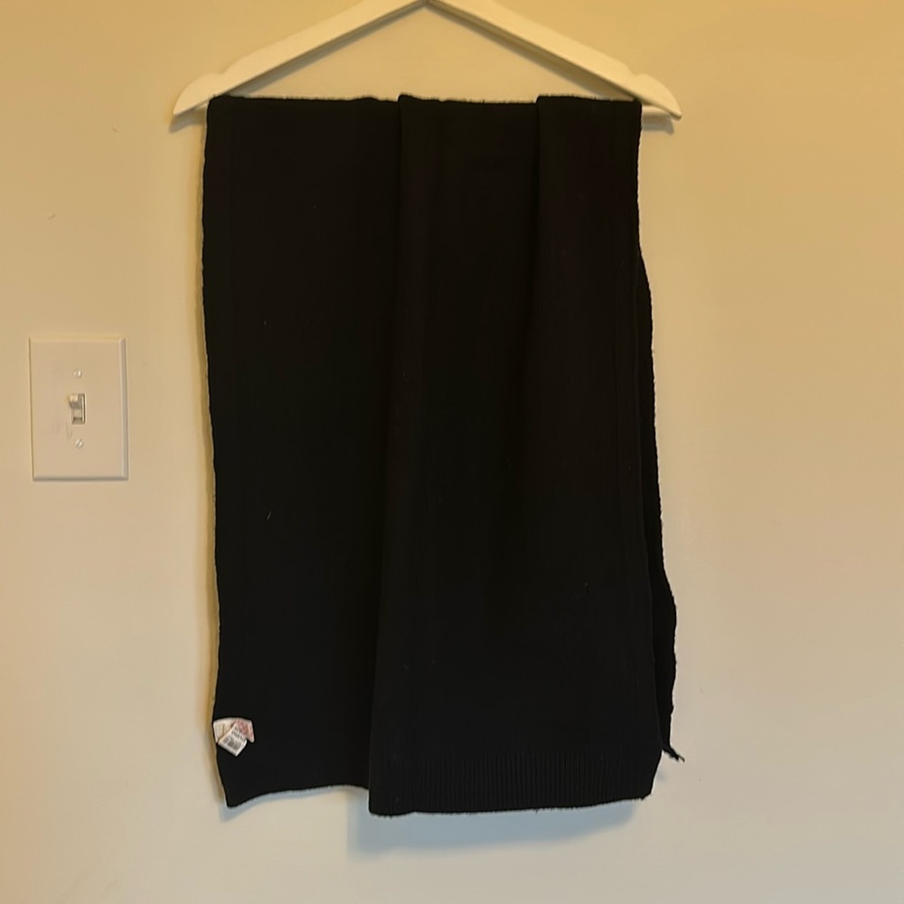 Gorgeous wool Japanese Studio Tomboy black scarf unisex